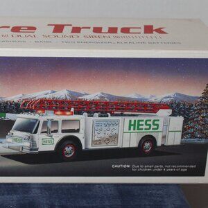 NEW Hess Truck 1989, Damaged Box
